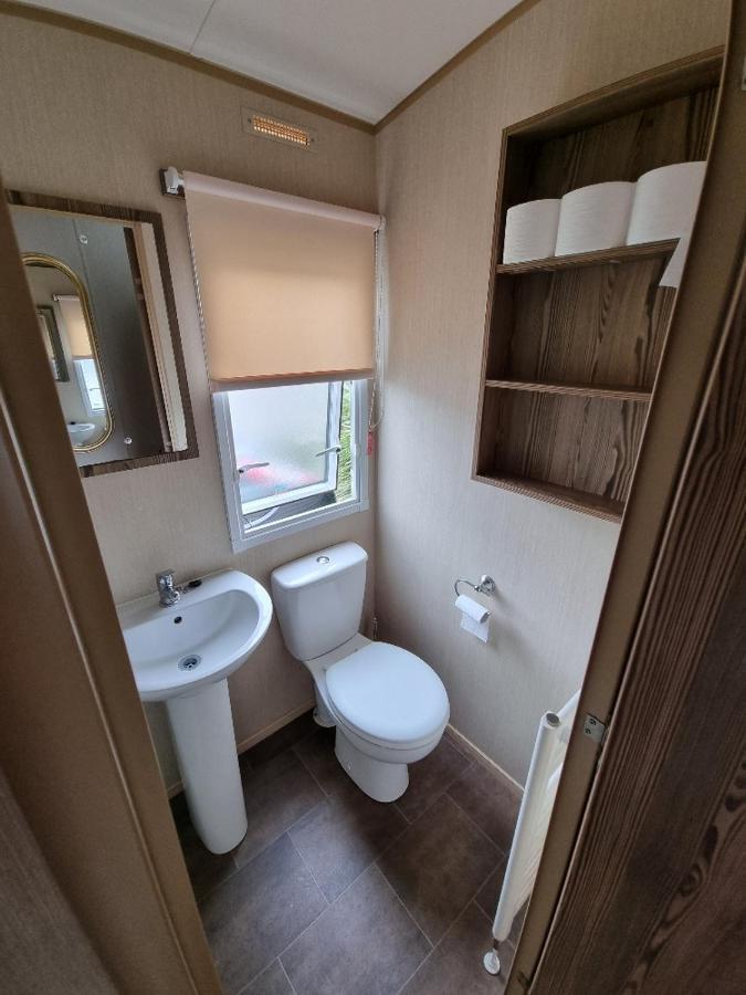 Готель Willow-Static Caravan On Holiday Park Near Margate, Kent Бірчінґтон Екстер'єр фото